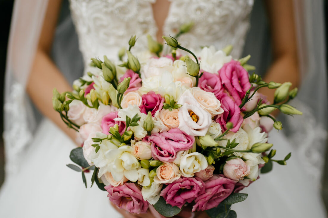 wedding bouquet in bride's hands